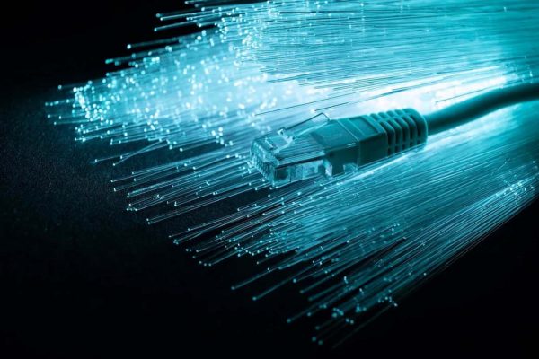 Ervaar KPN’s krachtige glasvezelnetwerk via Budget Internet, en geniet van een betaalbare, naadloze internetervaring!
